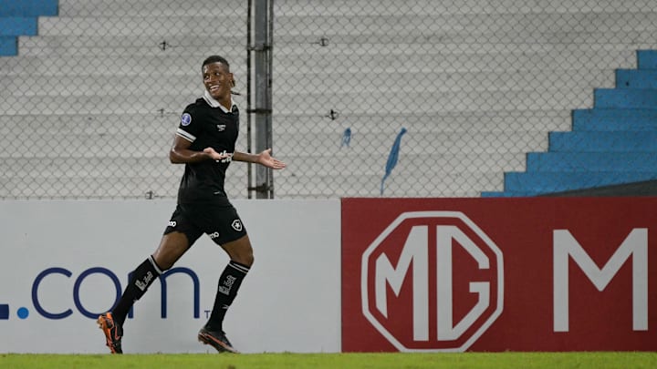 De olho na Copa do Mundo, Danilo vive grande no Botafogo De olho na Copa do Mundo, Danilo vive grande no Botafogo
