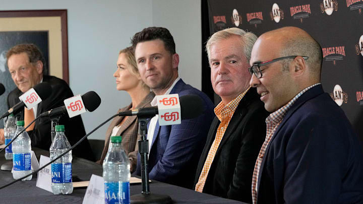 Buster Posey Announces Retirement