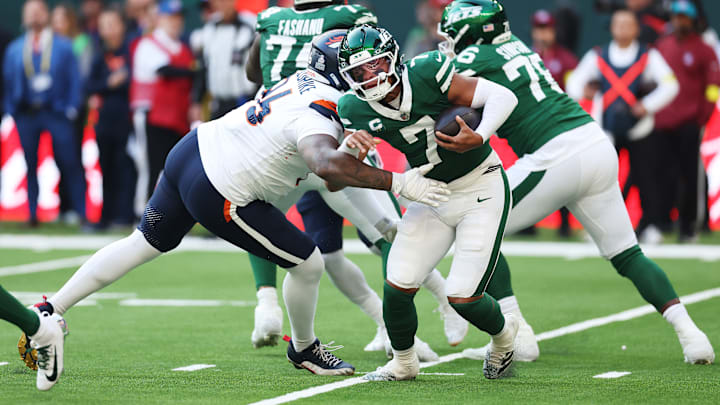 New York Jets quarterback Justin Fields