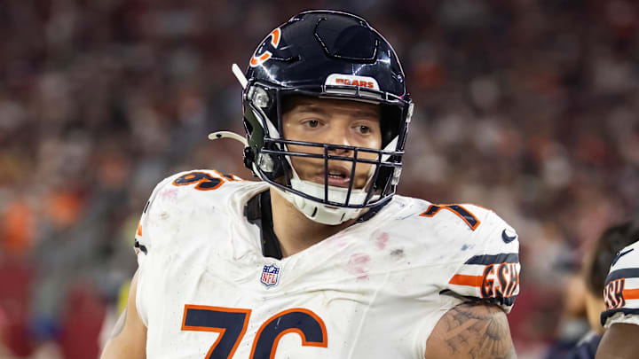 Nov 3, 2024; Glendale, Arizona, USA; Chicago Bears guard Teven Jenkins (76) against the Arizona Cardinals at State Farm Stadium. Mandatory Credit: Mark J. Rebilas-Imagn Images