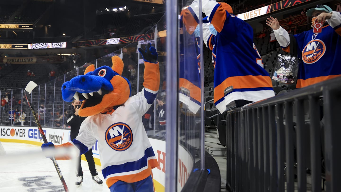The NY Islanders will play 10 nationally televised games in 2025-26