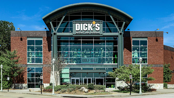Dick's Sporting Goods store