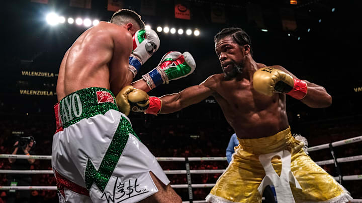 Gary Antuanne Russell lands a right hand to the body on Jose Valenzuela