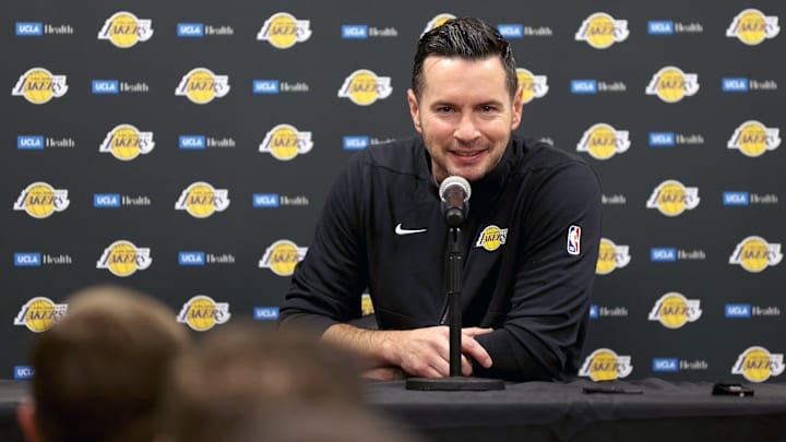 Phoenix Suns v Los Angeles Lakers