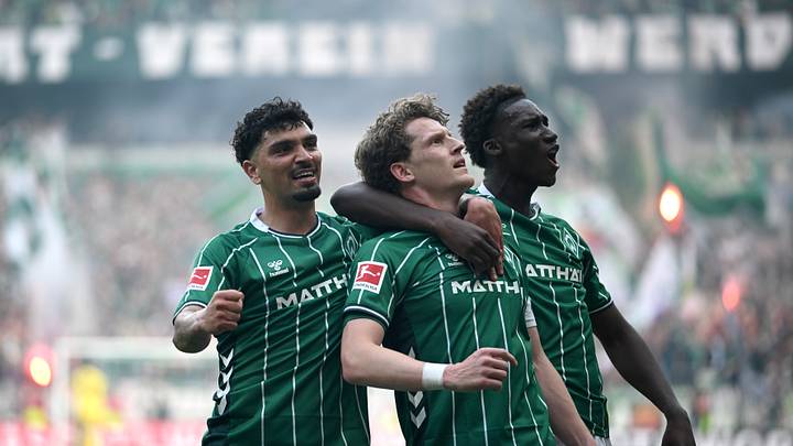 Kann Werder Jens Stage (m.) halten?