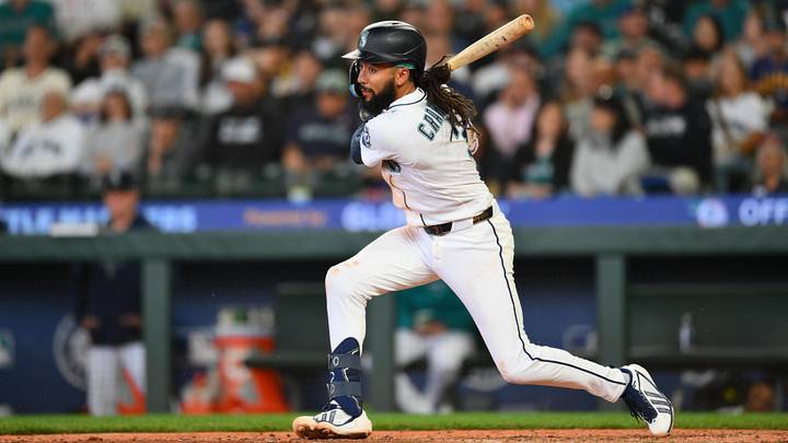 Jun 3, 2026; Seattle, Washington, USA; Seattle Mariners shortstop J.P. Crawford (3) hits a single against the New York Mets during the fifth inning at T-Mobile Park. Mandatory Credit: Steven Bisig-Imagn Images Jun 3, 2026; Seattle, Washington, USA; Seattle Mariners shortstop J.P. Crawford (3) hits a single against the New York Mets during the fifth inning at T-Mobile Park. Mandatory Credit: Steven Bisig-Imagn Images