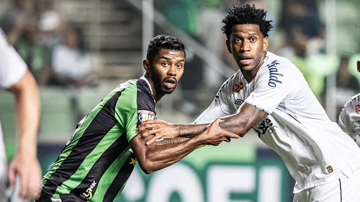 Gil é um dos pilares da defesa santista Gil é um dos pilares da defesa santista