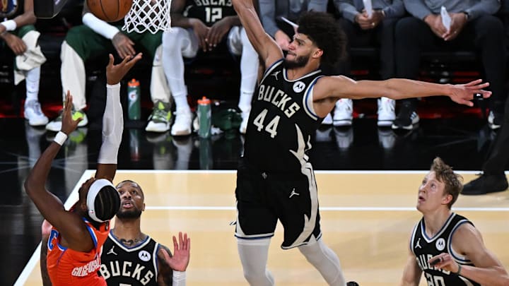 Dec 17, 2024; Las Vegas, Nevada, USA; Milwaukee Bucks guard Andre Jackson Jr. (44) attempts to block a shot by Oklahoma City Thunder guard Shai Gilgeous-Alexander (2) during the 3rd quarter of the Emirates NBA Cup championship game at T-Mobile Arena. Mandatory Credit: Candice Ward-Imagn Images Dec 17, 2024; Las Vegas, Nevada, USA; Milwaukee Bucks guard Andre Jackson Jr. (44) attempts to block a shot by Oklahoma City Thunder guard Shai Gilgeous-Alexander (2) during the 3rd quarter of the Emirates NBA Cup championship game at T-Mobile Arena. Mandatory Credit: Candice Ward-Imagn Images