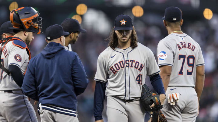 Jun 10, 2024; San Francisco, California, USA; Houston Astros manager Joe Espada (19) takes starting pitcher Spencer Arrighetti (41) out of the game. Jun 10, 2024; San Francisco, California, USA; Houston Astros manager Joe Espada (19) takes starting pitcher Spencer Arrighetti (41) out of the game.