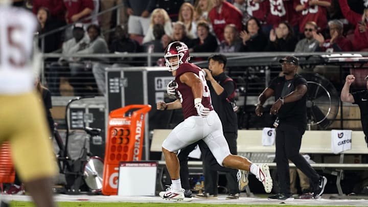 Stanford tight end Sam Roush (86) runs after a catch to score a touchdown against Boston College.