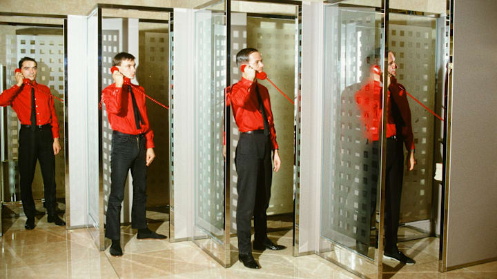 Kraftwerk Standing In Phone Booth In Keio Plaza Hotel