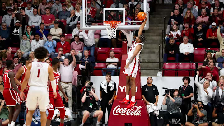 Alabama forward Derrion Reid (35) dunks the ball against Oklahoma at Coleman Coliseum in Tuscaloosa, AL on Saturday, Jan 4, 2025. Alabama forward Derrion Reid (35) dunks the ball against Oklahoma at Coleman Coliseum in Tuscaloosa, AL on Saturday, Jan 4, 2025.