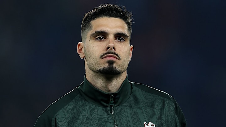 เปโดร เนโต้ ค้นพบของเขาการลงโทษหลังจากขอโทษ 35 ครั้งสำหรับการเผชิญหน้ากับเด็กเก็บลูกปีเอสจีที่ร้อนแรง