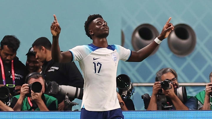 Bukayo Saka feiert seinen Doppelpack gegen den Iran