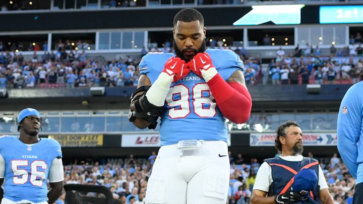 Aug 23, 2026; Nashville, Tennessee, USA; Tennessee Titans defensive tackle Jeffery Simmons (98) stands during the National Anthem against the Seattle Seahawks during the first half at Nissan Stadium. Mandatory Credit: Steve Roberts-Imagn Images Aug 23, 2026; Nashville, Tennessee, USA; Tennessee Titans defensive tackle Jeffery Simmons (98) stands during the National Anthem against the Seattle Seahawks during the first half at Nissan Stadium. Mandatory Credit: Steve Roberts-Imagn Images