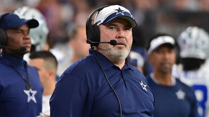 Dallas Cowboys head coach Mike McCarthy is actively hurting his team's offense with his predictable play-calling.