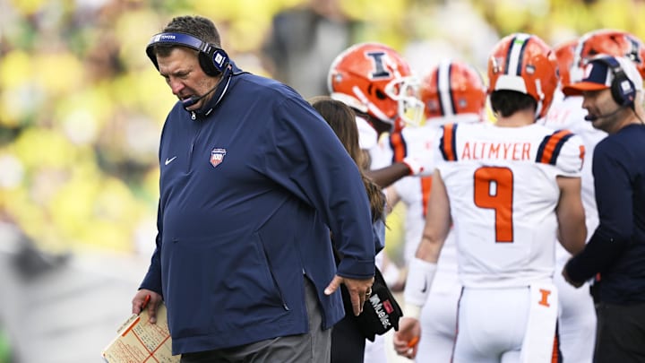 Oct 26, 2024; Eugene, Oregon, USA; Illinois Fighting Illini head coach Bret Bielema during a time out in a game against the Oregon Ducks at Autzen Stadium. Mandatory Credit: Troy Wayrynen-Imagn Images