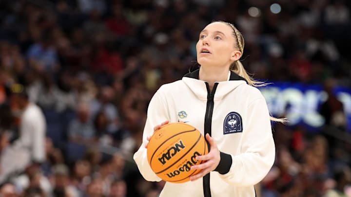 Connecticut Huskies guard Paige Bueckers (5) warms up before the national championship of the women's 2025 NCAA tournament against the South Carolina Gamecocks at Amalie Arena. Connecticut Huskies guard Paige Bueckers (5) warms up before the national championship of the women's 2025 NCAA tournament against the South Carolina Gamecocks at Amalie Arena.