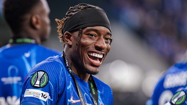 Arsenal are close to signing the Chelsea winger.