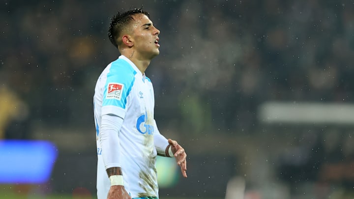 Schalke bleibt der Tabellenspitze fern