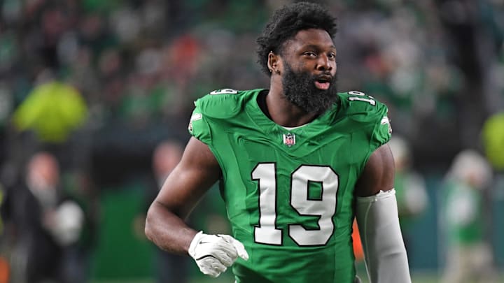 Nov 3, 2024; Philadelphia, Pennsylvania, USA; Philadelphia Eagles linebacker Josh Sweat (19) against the Jacksonville Jaguars at Lincoln Financial Field. Mandatory Credit: Eric Hartline-Imagn Images