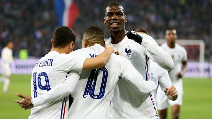 Se recuperando de problema físico, Pogba fica de fora da Copa do Mundo e manda recado a companheiros após convocação da França.