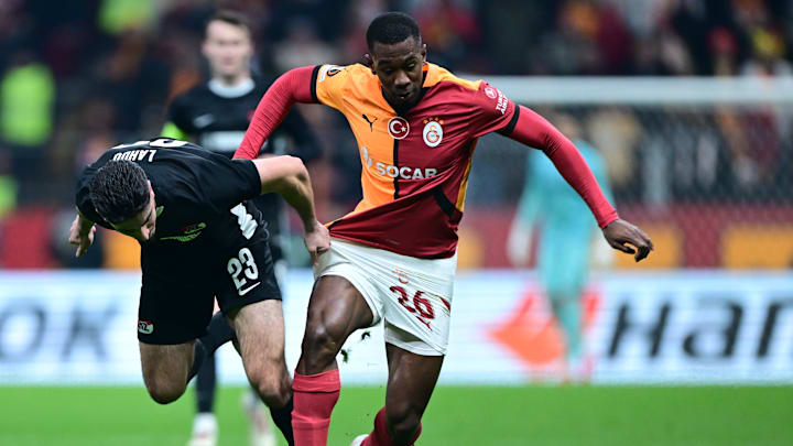 Carlos Cuesta é o grande alvo do Vasco para a zaga