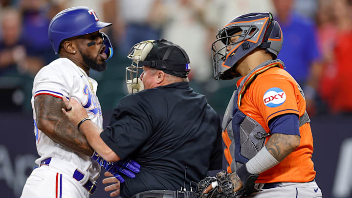 Adolis García y Martín Maldonado casi llegan a las manos en el Juego 5 entre Rangers y Astros
