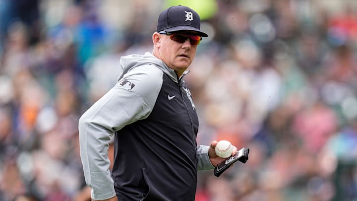 Detroit Tigers manager A.J. Hinch (14) walks off the field after a pitching change against San Francisco Giants during the fifth inning at Comerica Park in Detroit on Wednesday, May 28, 2025.