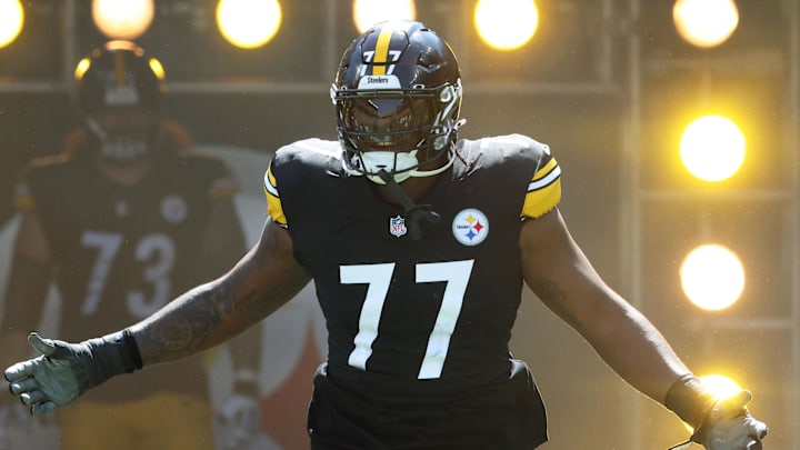 Sep 14, 2025; Pittsburgh, Pennsylvania, USA; Pittsburgh Steelers offensive tackle Broderick Jones (77) reacts as he takes the field against the Seattle Seahawks at Acrisure Stadium. Mandatory Credit: Charles LeClaire-Imagn Images Sep 14, 2025; Pittsburgh, Pennsylvania, USA; Pittsburgh Steelers offensive tackle Broderick Jones (77) reacts as he takes the field against the Seattle Seahawks at Acrisure Stadium. Mandatory Credit: Charles LeClaire-Imagn Images