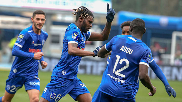 Kouamé ouvre le score d'une sublime frappe