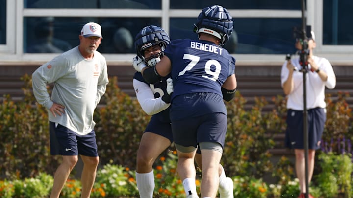Jul 23, 2025; Lake Forest, IL, USA; Chicago Bears guard Theo Benedet (79) and offensive tackle Darnell Wright (58) run a drill during training camp at Halas Hall. Mandatory Credit: Kamil Krzaczynski-Imagn Images Jul 23, 2025; Lake Forest, IL, USA; Chicago Bears guard Theo Benedet (79) and offensive tackle Darnell Wright (58) run a drill during training camp at Halas Hall. Mandatory Credit: Kamil Krzaczynski-Imagn Images