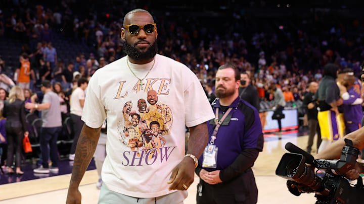  LeBron James se reunió con la directiva de los Lakers 