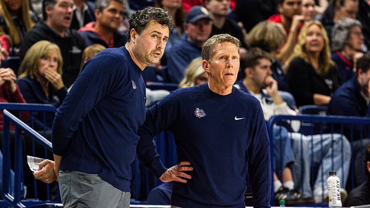 Gonzaga Bulldogs assistant coach Brian Michaelson (left) and head coach Mark Few (right).