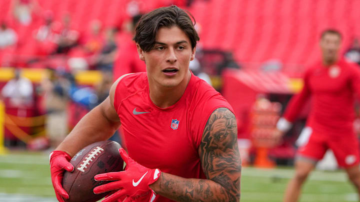 Aug 22, 2024; Kansas City, Missouri, USA; Kansas City Chiefs running back Louis Rees-Zammit (9) warms up against the Chicago Bears prior to a game at GEHA Field at Arrowhead Stadium.