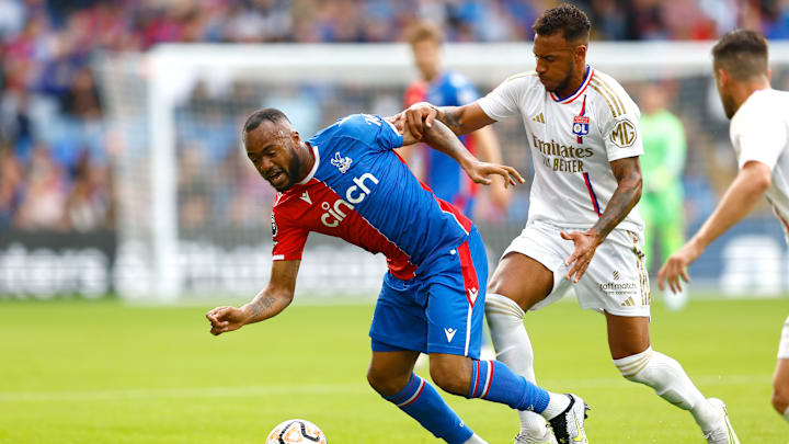 Jordan Ayew et Corentin Tolisso à la lutte à Selhurst Park