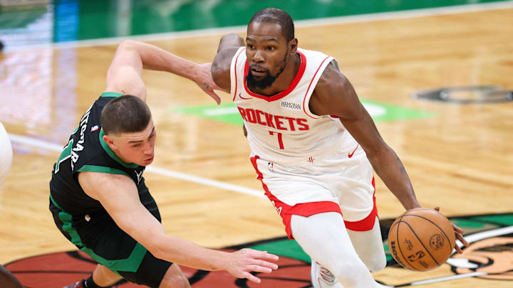 Nov 1, 2025; Boston, Massachusetts, USA; Houston Rockets forward Kevin Durant (7) defended by Boston Celtics guard Payton Pritchard (11) during the first half at TD Garden. Mandatory Credit: Paul Rutherford-Imagn Images Nov 1, 2025; Boston, Massachusetts, USA; Houston Rockets forward Kevin Durant (7) defended by Boston Celtics guard Payton Pritchard (11) during the first half at TD Garden. Mandatory Credit: Paul Rutherford-Imagn Images