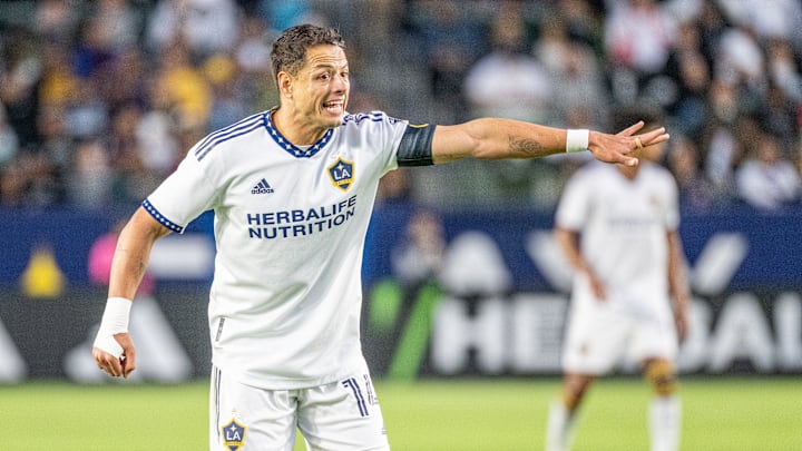 Chicharito Hernández está cerca de firmar con Chivas