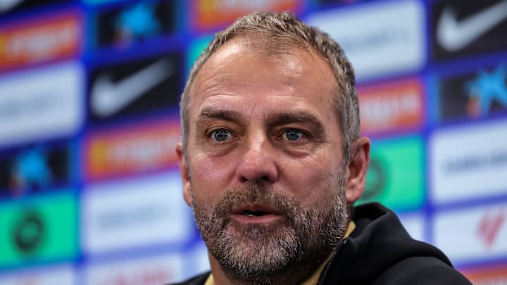 Il s'agit de la première saison de Hansi Flick sur le banc du FC Barcelone. 