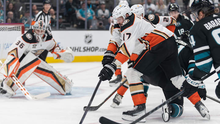 Feb 29, 2024; San Jose, California, USA;  Anaheim Ducks left wing Alex Killorn (17) controls the