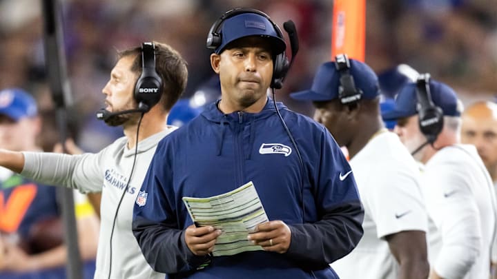 Sep 25, 2025; Glendale, Arizona, USA; Seattle Seahawks defensive coordinator Aden Durde against the Arizona Cardinals at State Farm Stadium. Sep 25, 2025; Glendale, Arizona, USA; Seattle Seahawks defensive coordinator Aden Durde against the Arizona Cardinals at State Farm Stadium.