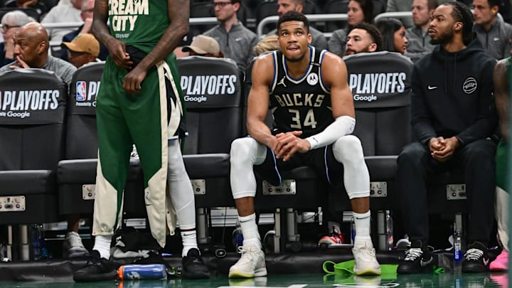 Milwaukee Bucks forward Giannis Antetokounmpo looks on in the final seconds of the game (Benny Sieu-Imagn Images)