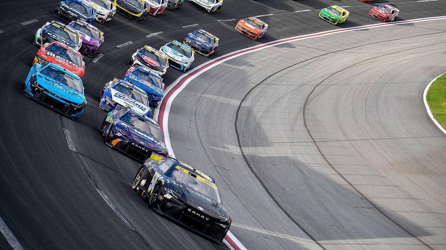 Nascar's Quaker State 400: $1 Million Challenge Awaits!