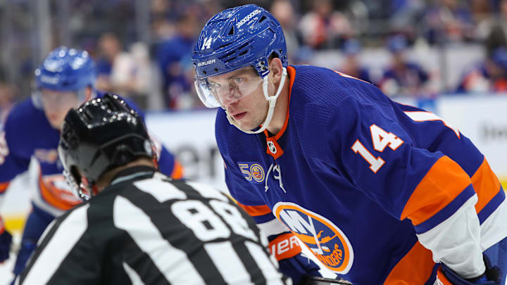 Mar 11, 2023; Elmont, New York, USA; New York Islanders center Bo Horvat (14) waiting for the face