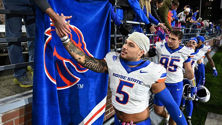 Boise State edge rusher Jayden Virgin-Morgan high-fives a fan after last week's win over Washington State. Boise State edge rusher Jayden Virgin-Morgan high-fives a fan after last week's win over Washington State.