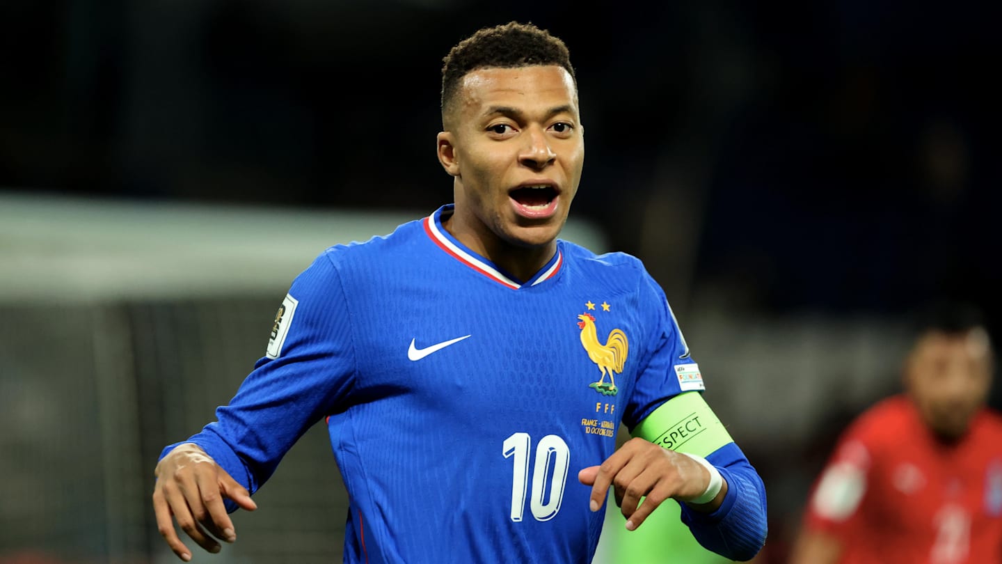 Coupe du monde 2026 : Un maillot third pour les Bleus au Mondial en hommage au métro parisien (PHOTOS)