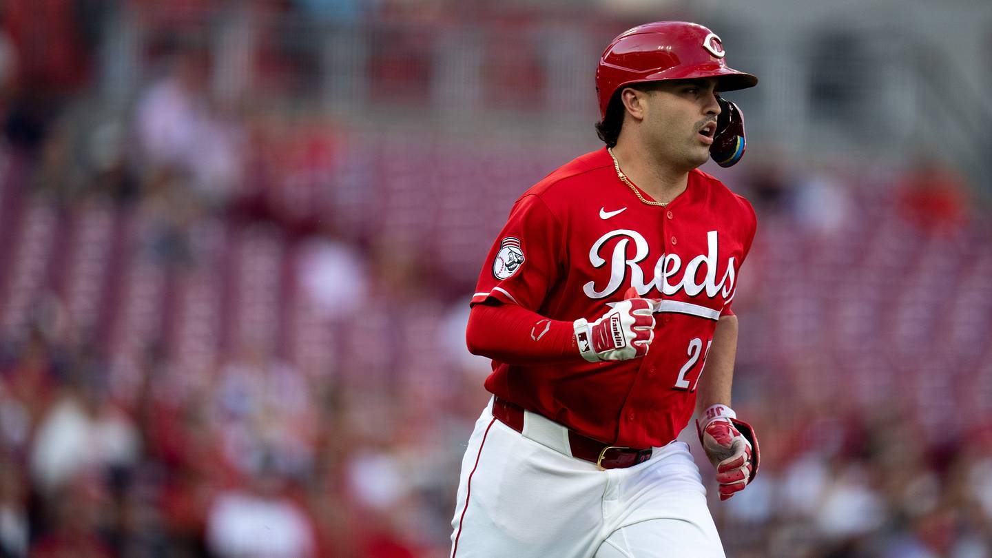 Sal Stewart, giocatore dei Reds, mostra entusiasmo per Ja'Marr Chase durante un evento del Bengals