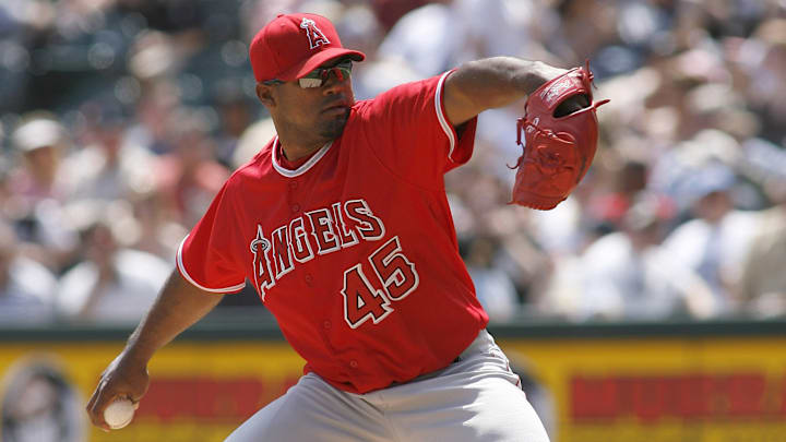 Kelvim Escobar jugó con los Angelinos de Los Angeles en la MLB