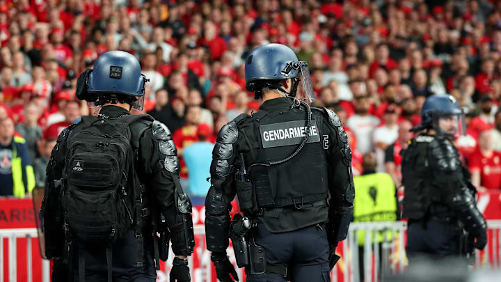 La soirée de samedi a été marquée par des débordements autour du stade de France
