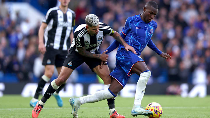 Newcastle e Chelsea disputam vaga nas quartas de final da Copa da Liga Inglesa.